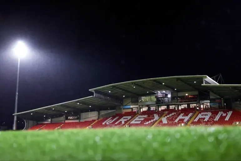 开云-雷克瑟姆官方:警告球迷若针对切尔西辱骂恐同口号,会被捕