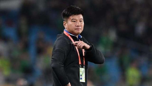 开云-李霄鹏离开影响武汉保级 菜鸟李金羽能否担重任?